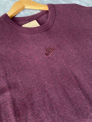 Camiseta Nike Swoosh Central Vinho