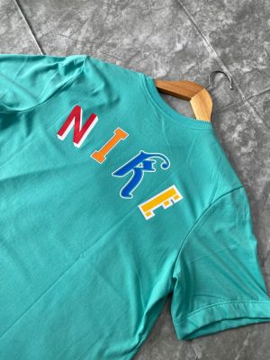 Camiseta Nike Tee Logo Multicolor