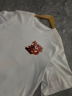 Camiseta Nike Off Metal