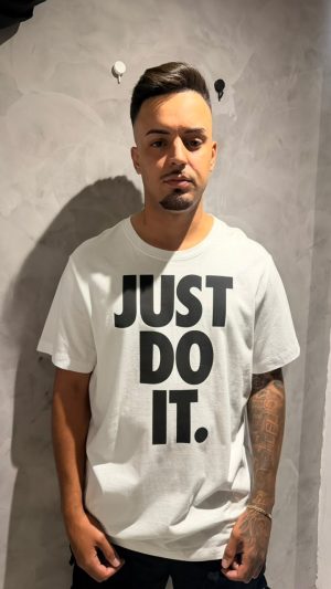 Nike Camiseta Just Do It Branca e Ptreto