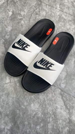Chinelo Nike Victori One