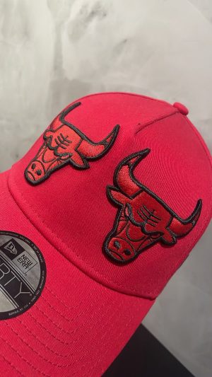 Boné New Era 9FORTY Chicago Bulls Duplo Logo