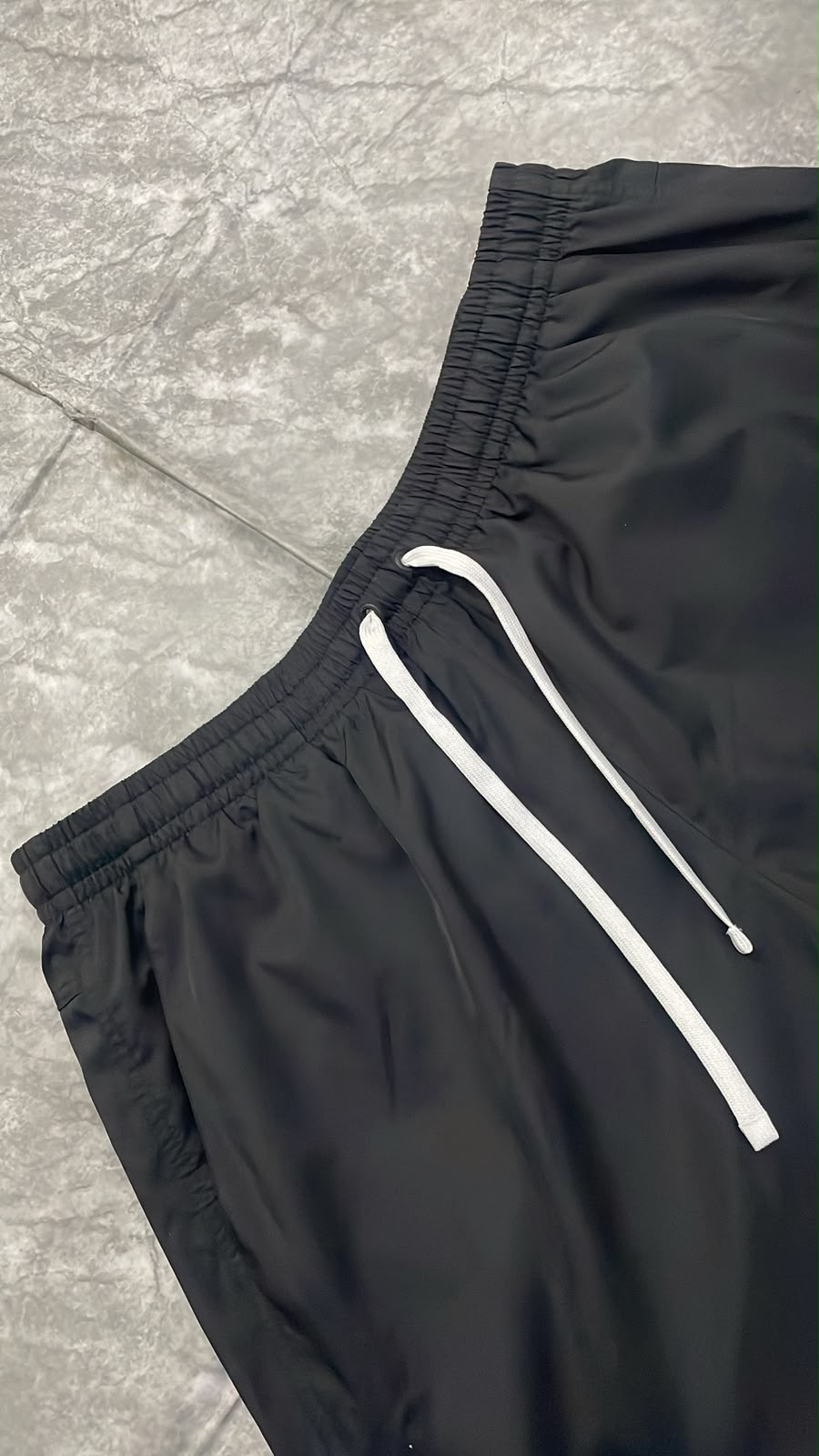 Bermuda Nike Nsw Preto com branco - Imagem 2