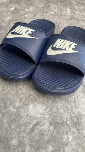 Chinelo Nike Benassi – Azul Marinho