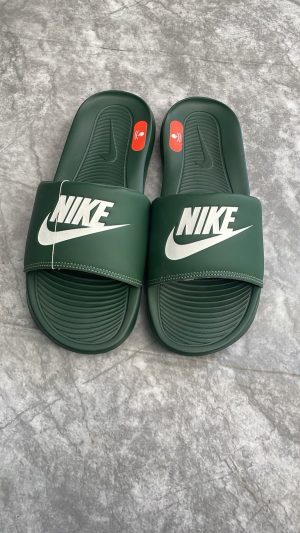Chinelo Nike Victori One